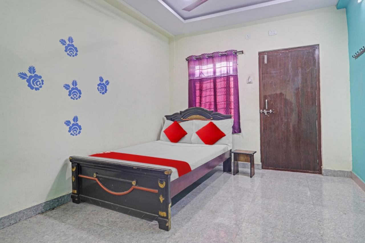 Oyo Flagship 81051 Sri Sai Manikanta Hotell Hyderabad Eksteriør bilde