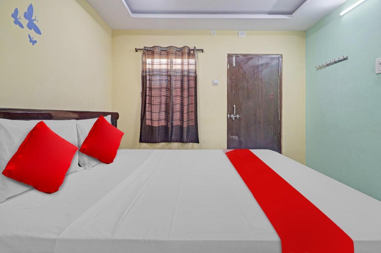 Oyo Flagship 81051 Sri Sai Manikanta Hotell Hyderabad Eksteriør bilde