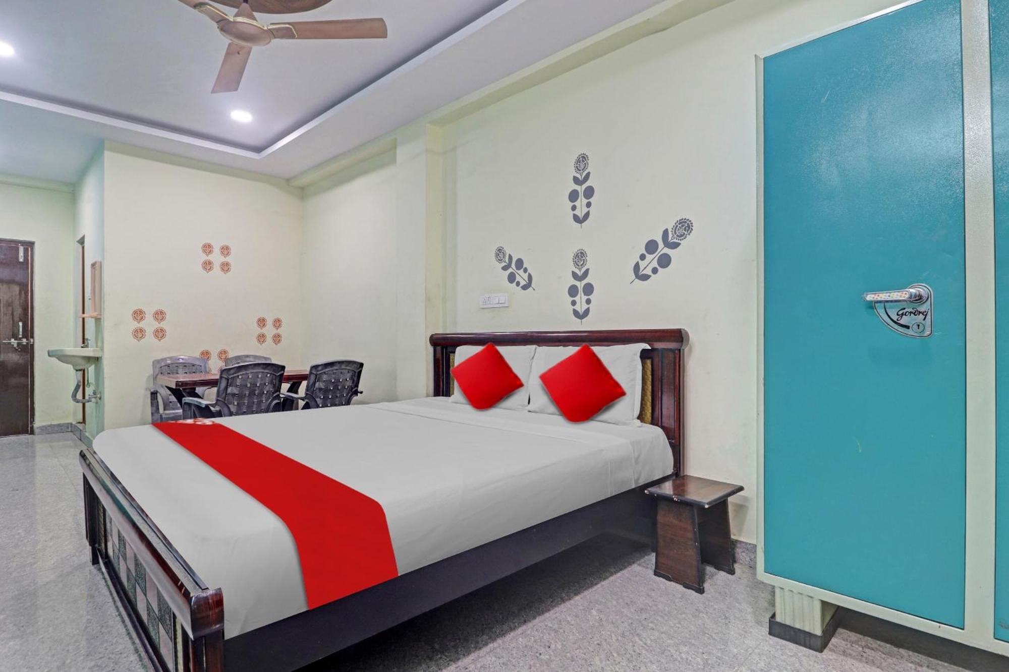 Oyo Flagship 81051 Sri Sai Manikanta Hotell Hyderabad Eksteriør bilde