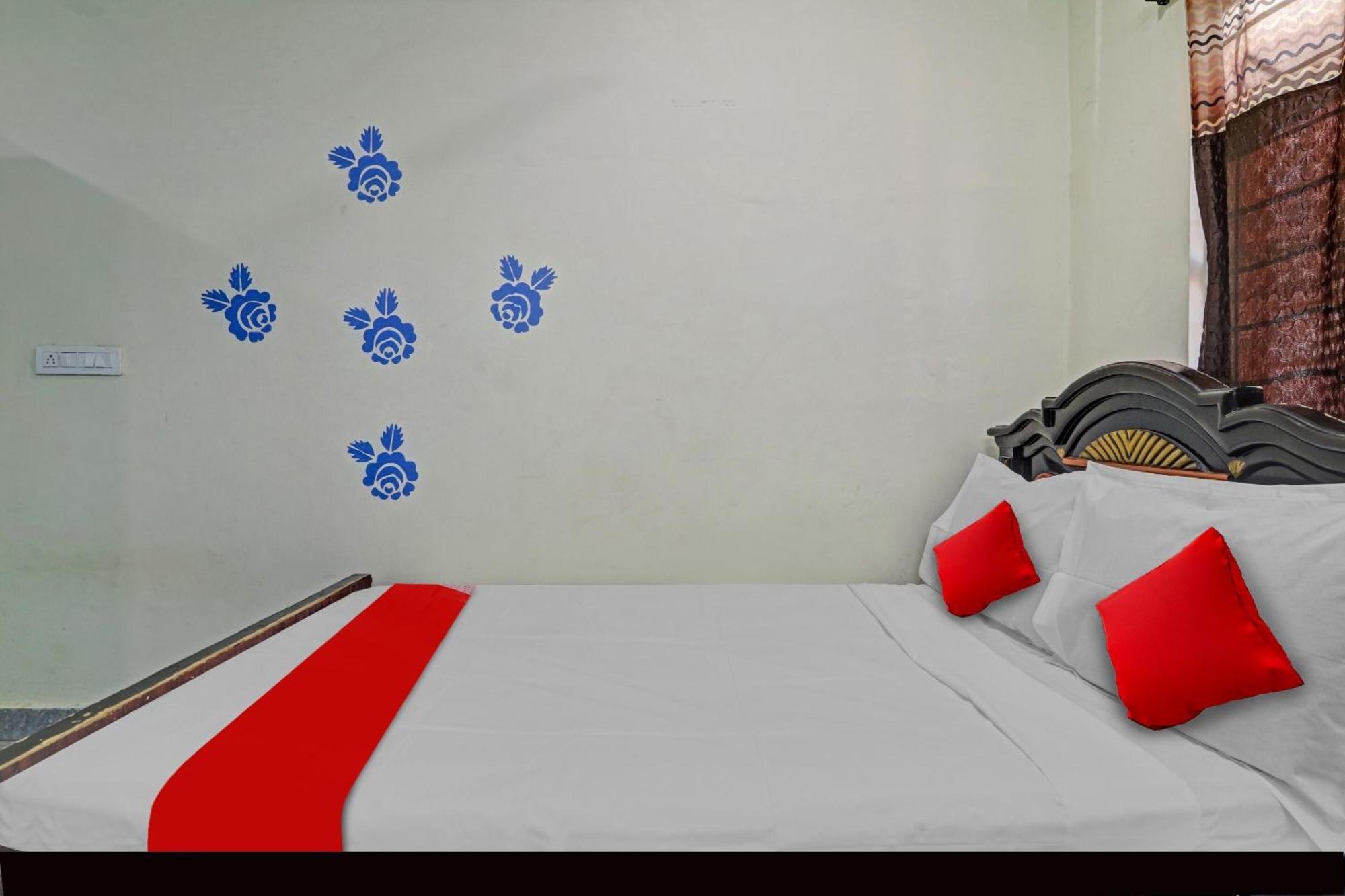Oyo Flagship 81051 Sri Sai Manikanta Hotell Hyderabad Eksteriør bilde